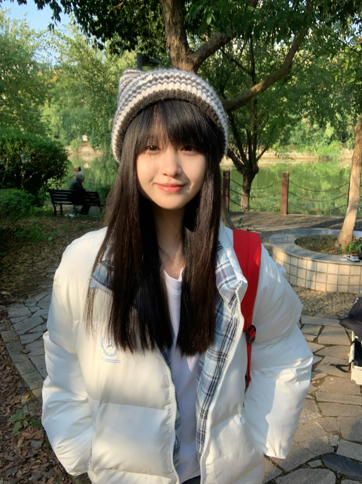 113097